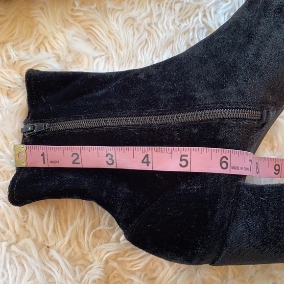 Jeffrey Campbell Cienega-Lo black velvet ankle sock boots. Size 8.5 - Picture 10 of 12